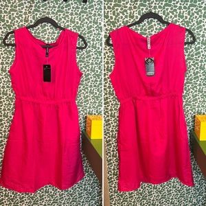 NWT brand: True Rock hot pink dress with pockets! 💓